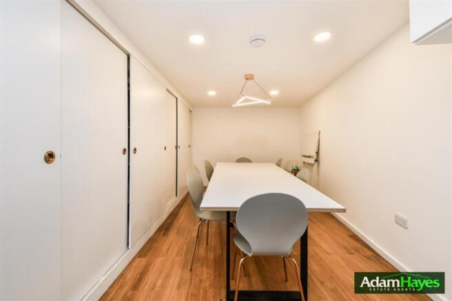 b6cD4ElQkkG0jnJNiwrUHg (1).jpg