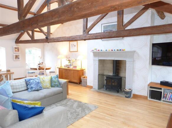 LIVING ROOM IMAGE TWO