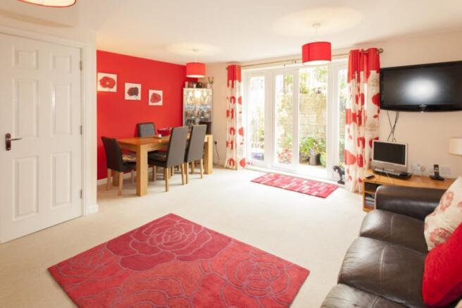 Lougne/Dining Room