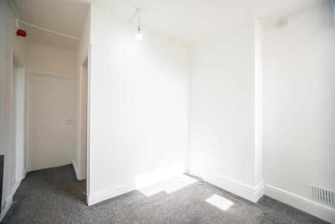 1 bed Flat to rent Image 5