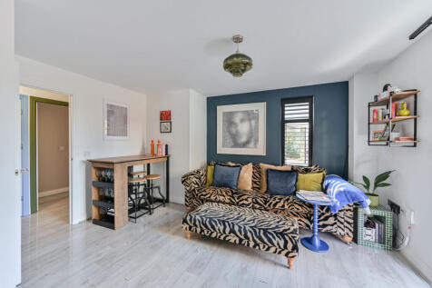 William Court, Chalfont Road, South Norwood, London, SE25