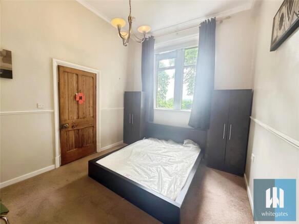 4 bed Apartment to rent Image 6