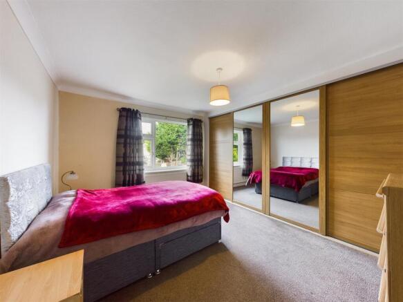 3 bed Semi-Detached for sale Image 8