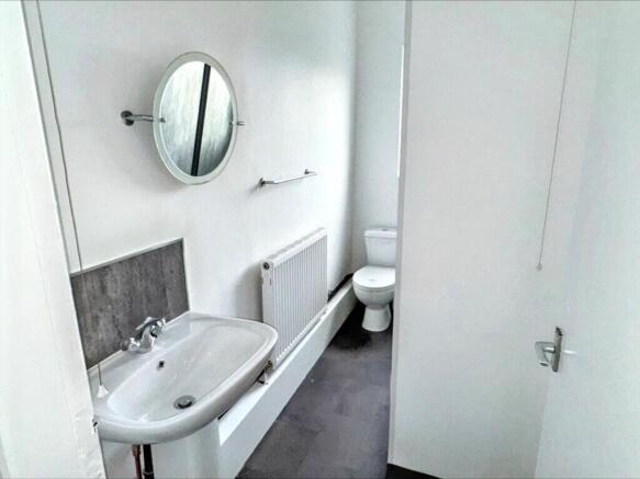 4 bed Terraced for sale Image 12