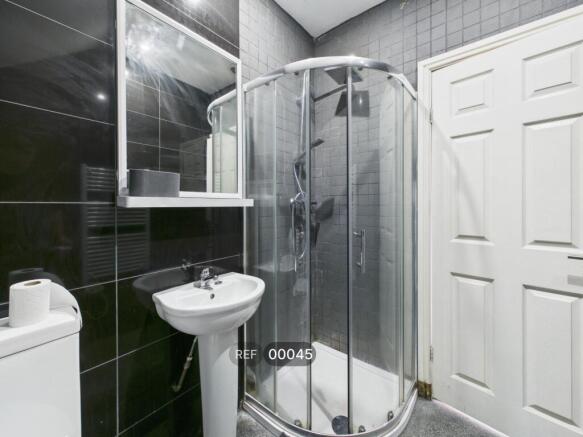 Studio to rent Image 9