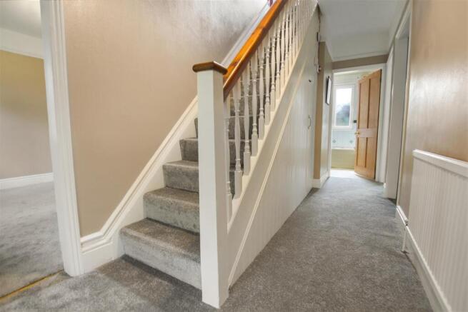 3 bed Semi-Detached Bungalow for sale Image 9