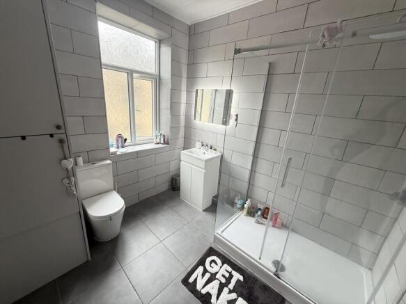 3 bed Terraced for sale Image 7