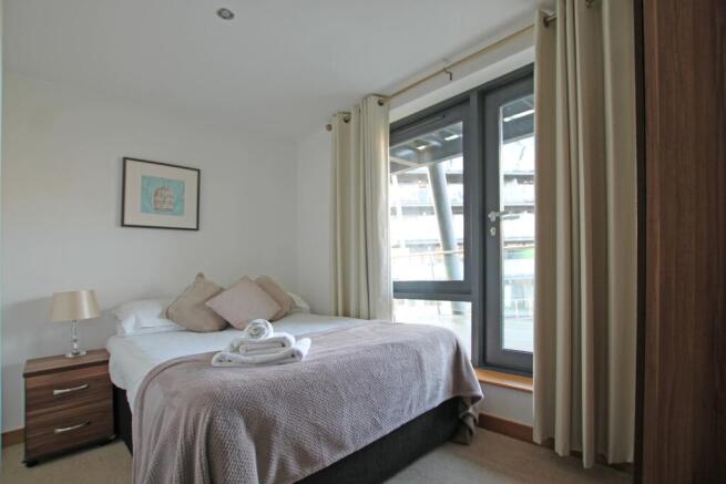 2 bed Flat to rent Image 6