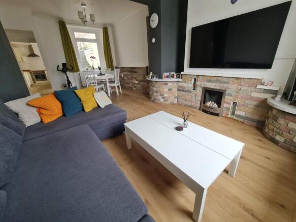 Lounge/Dining Room