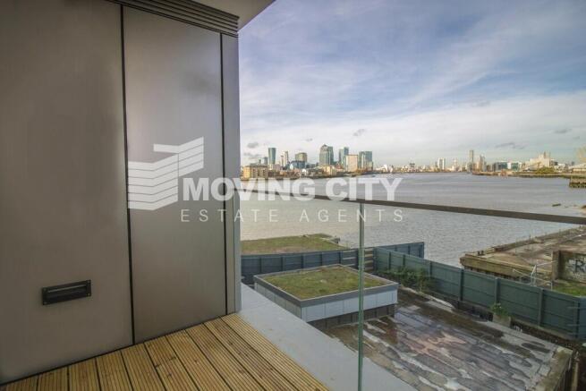 Wyndham Apartments, River Gardens Walk, SE10 photo 4