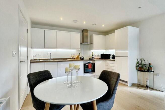 3BAFDBD7-7DEF-414...