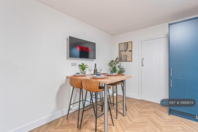 1 bed House Share to rent Image 5
