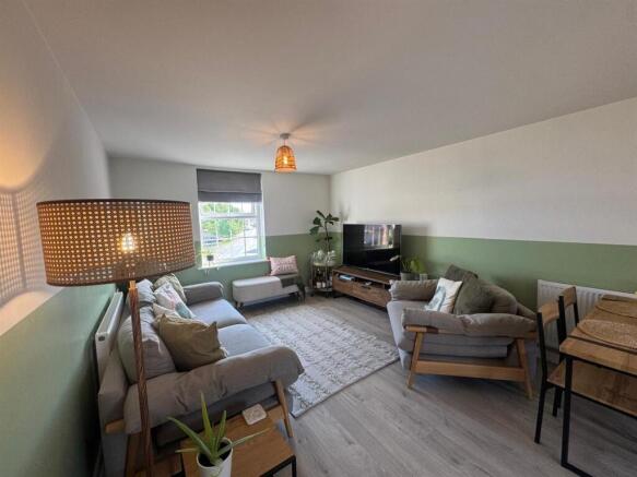 Open Plan - Living Dining kitchen