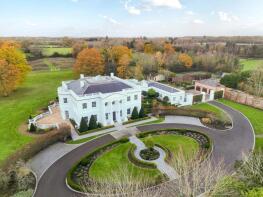 Winkfield Lodge, Hatchet Lane, Winkfield, Windsor SL4 2EG