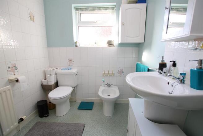 Bathroom.JPG