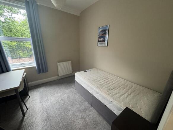 1 bed House Share to rent Image 12