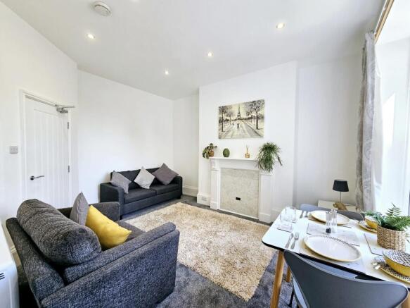 5 bed Block of Apartments for sale Image 8