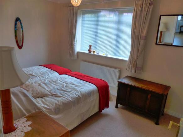 BEDROOM 2