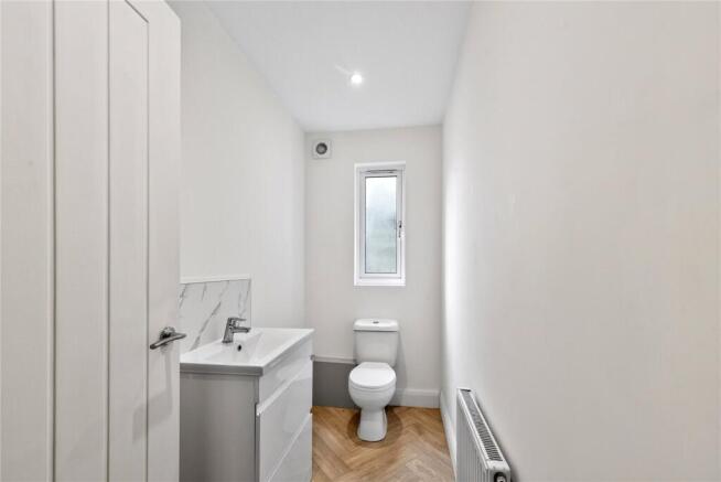 4 bed Detached for sale Image 7
