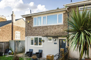 18, Round Hill, London SE26 4RG