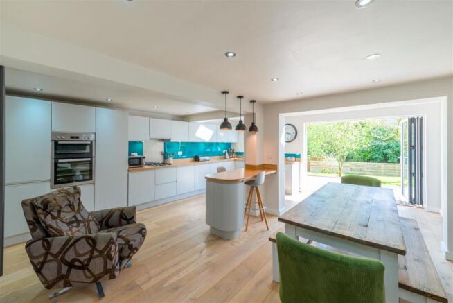 Open-plan Kitchen