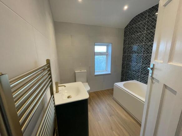 2 bed Semi-Detached for sale Image 9
