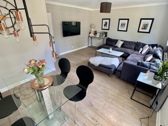 Sitting/dining room