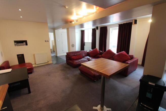 1 bed Flat to rent Image 6