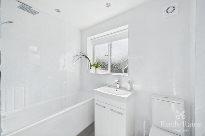 3 bed Semi-Detached for sale Image 9