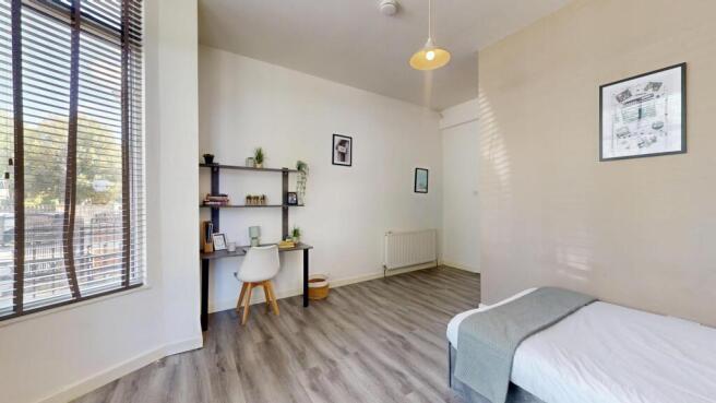 4 bed House to rent Image 7