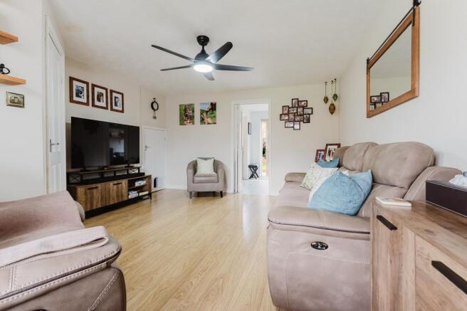 10 Spinney Road, Burton Latimer (13 of 28).jpg
