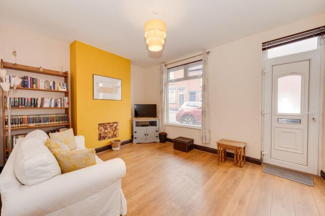 KITCHEN, LIVING ROOM AND DINER