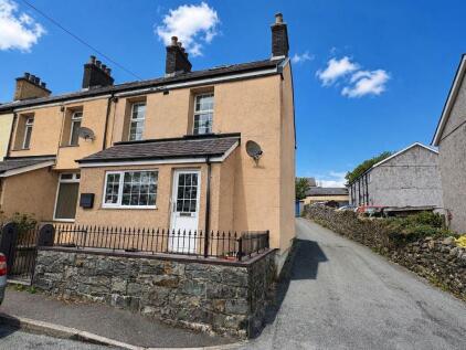 Tai Caradog Place, Caernarfon, LL55