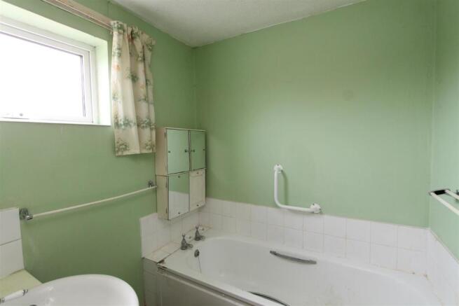 Bathroom.JPG