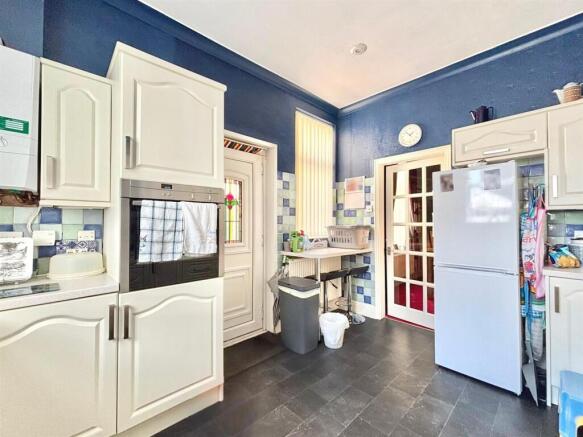 3 bed Terraced for sale Image 8