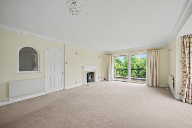 3 bed Apartment for sale Image 5