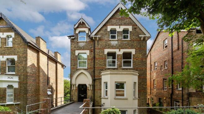 Flat B, 57 Westwood Hill, Sydenham, London, SE26 6NS