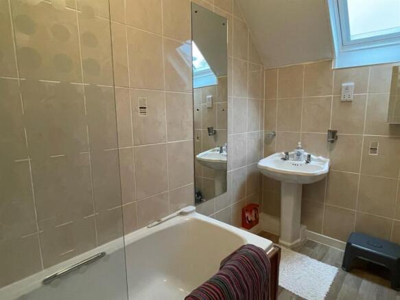 Bathroom.jpg