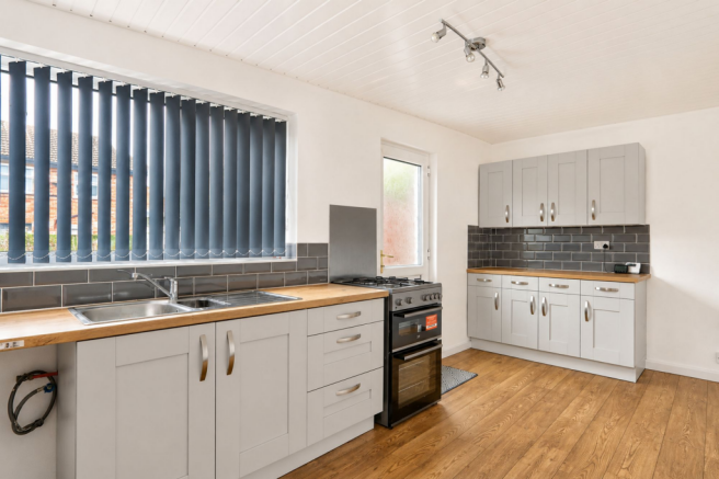 3 bed Terraced for sale Image 8