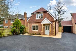 1b, Coldeast Way, Sarisbury Green, Southampton SO31 7AT