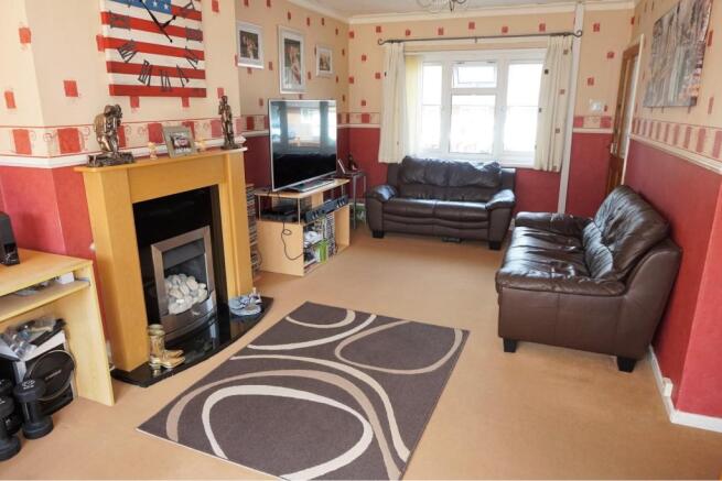 Lounge/Dining Room