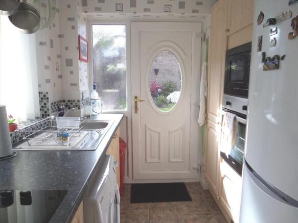 ADDITIONAL KITCHEN PHOTO