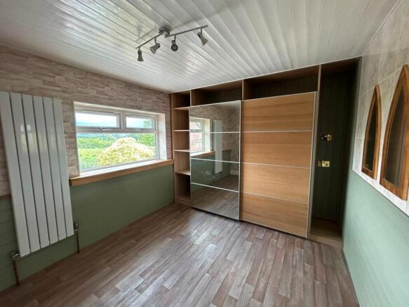 3 bed Semi-Detached for sale Image 7