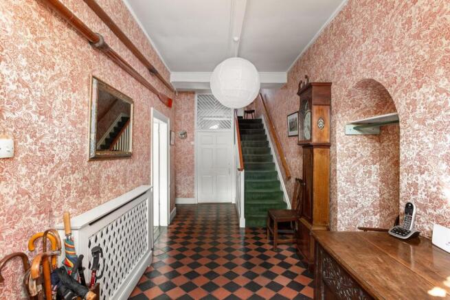 6 bed House for sale Image 5