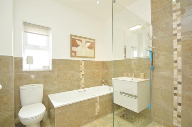 FamilyBathroom.jpg