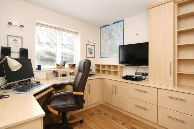 3 bed Bungalow for sale Image 11