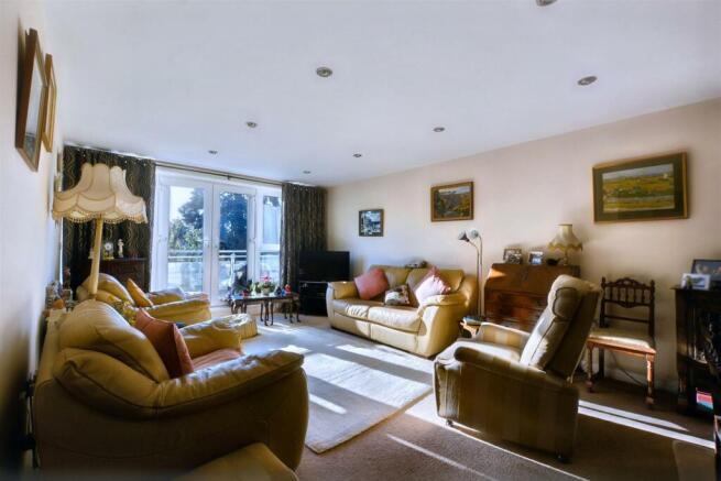 Living Room_2.jpeg