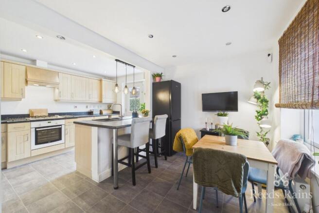 3 bed Semi-Detached for sale Image 7