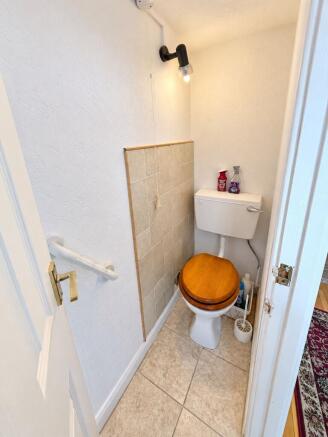 Wc/Cloakroom