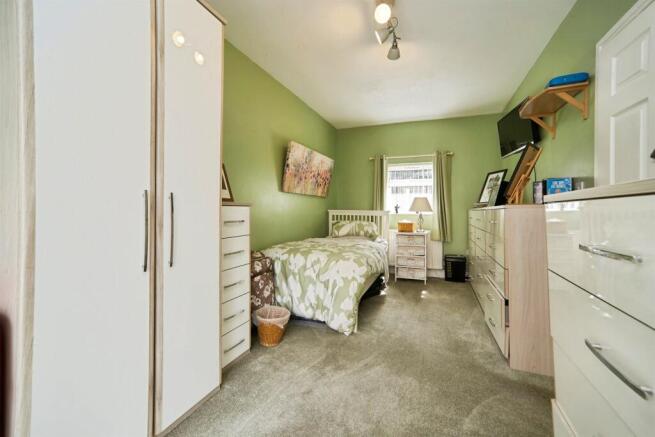 4 bed Detached Bungalow for sale Image 10